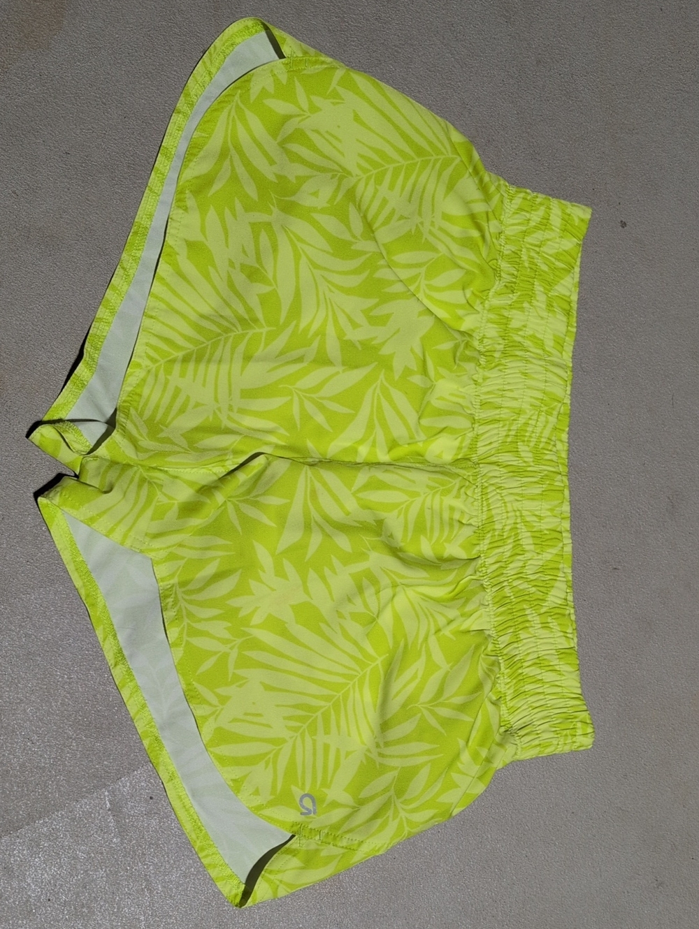 GAP Women's Neon/Green Yellow Tropical Print Athletic Shorts Size Large
